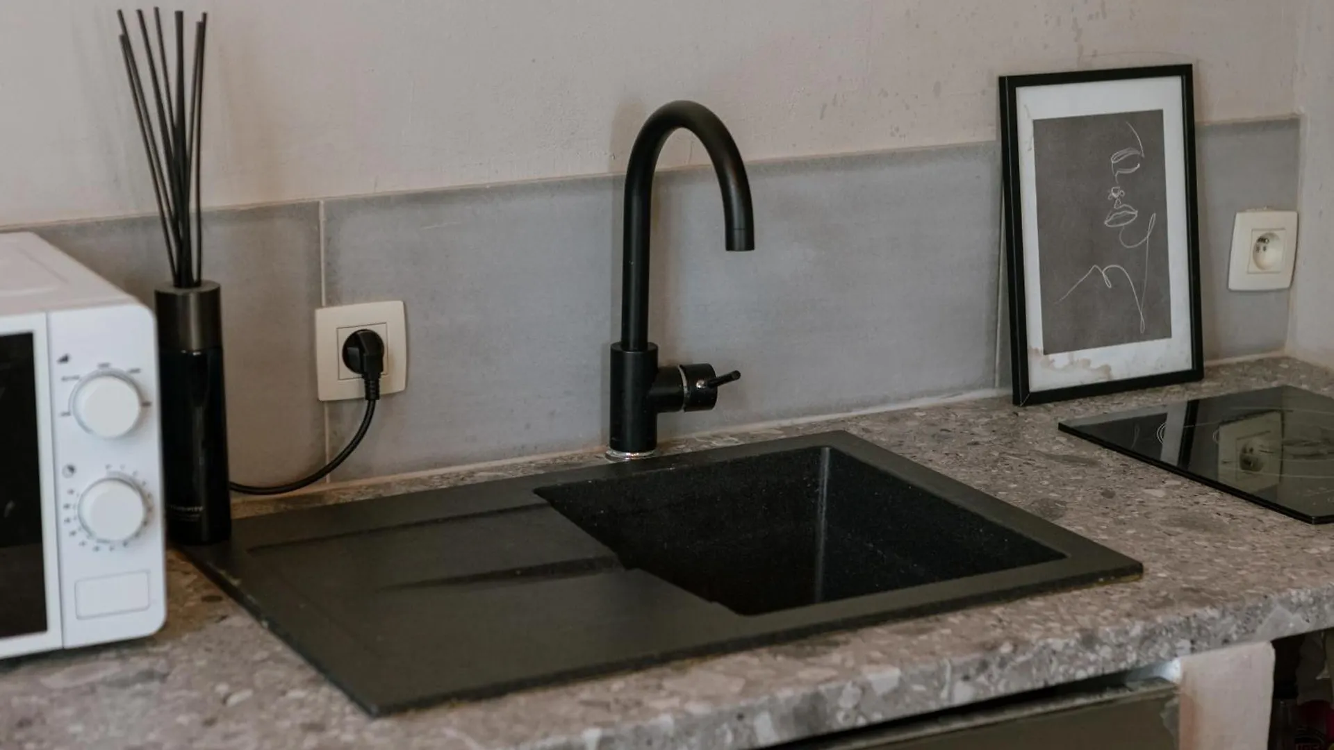 Huswell - Cozy Apartment In Antwerps Shopping District, Pets